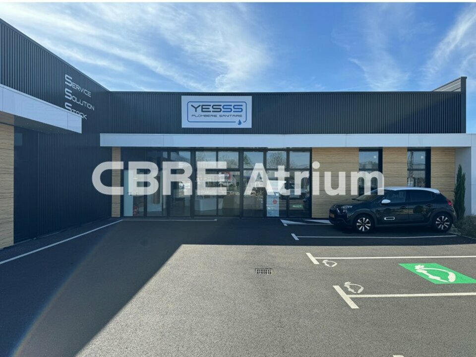 ATRIUM LOCATION-LOCAL COMMERCIAL-THIERS-63
