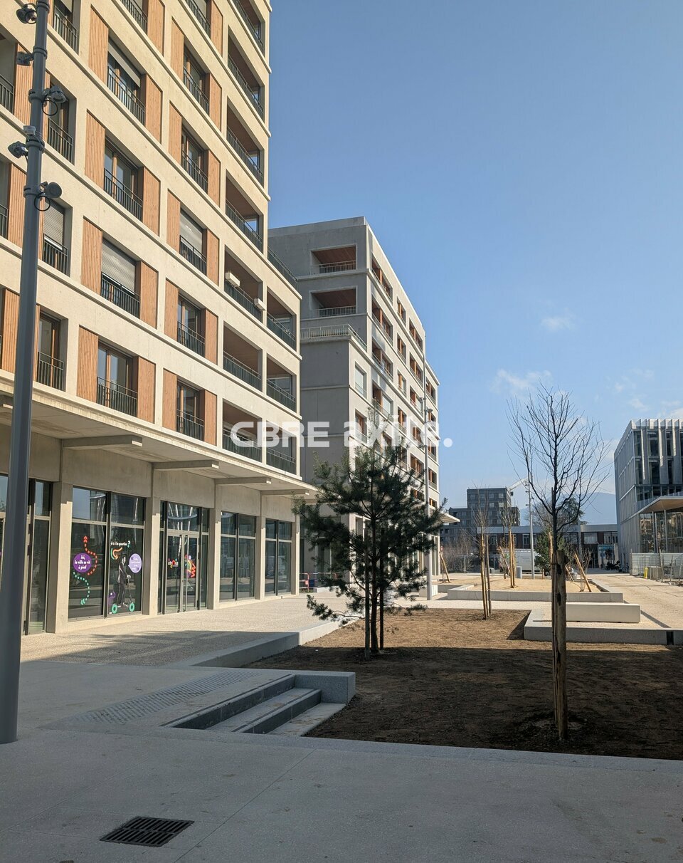 CBRE AXITE ANNECY LOCATION-LOCAL COMMERCIAL-ANNEMASSE-74