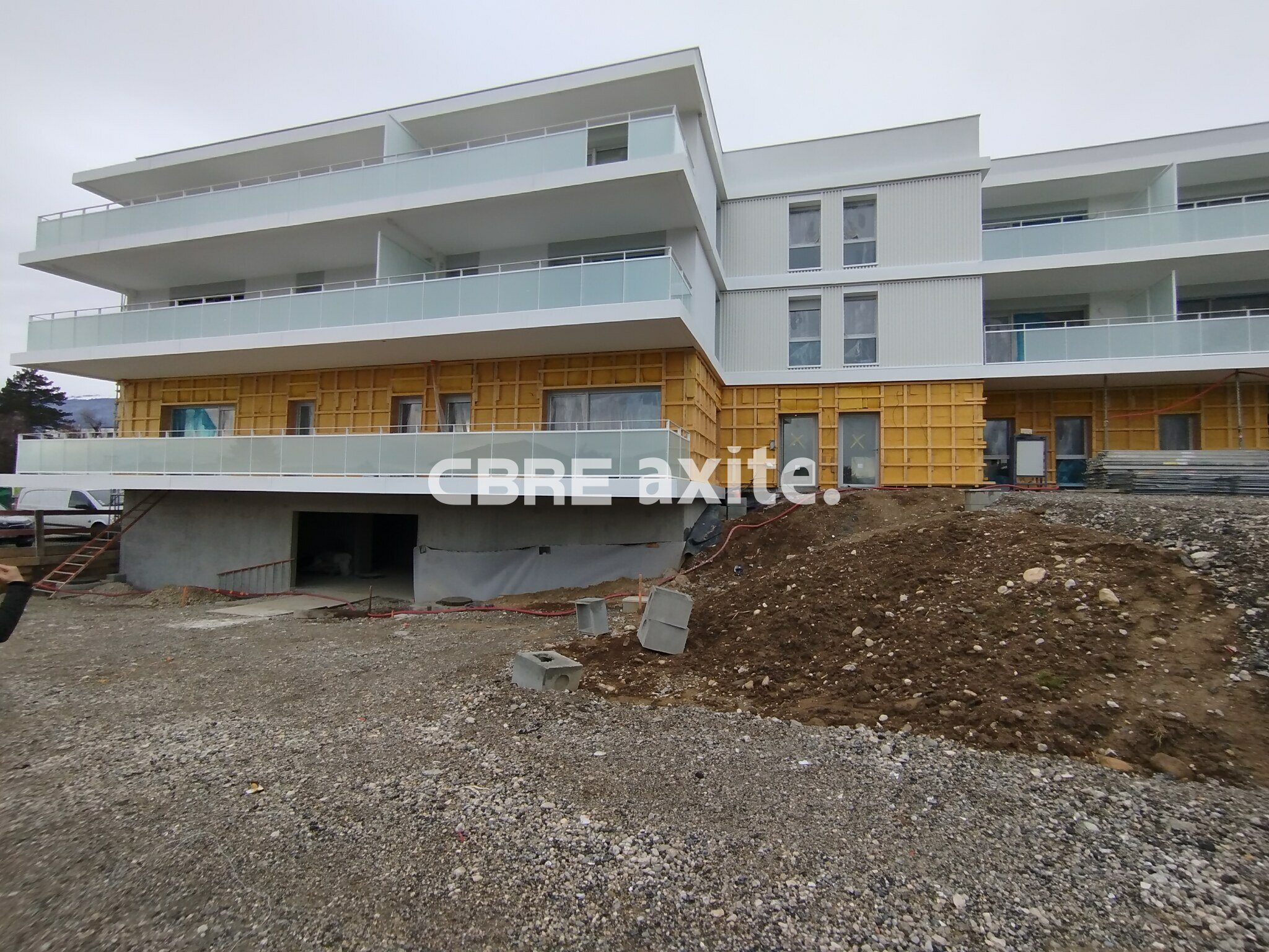 CBRE AXITE ANNECY VENTE-LOCAL COMMERCIAL-SAINT-GENIS-POUILLY-01