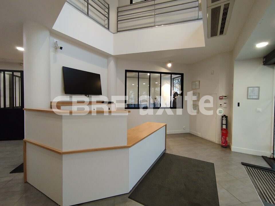 CBRE AXITE ANNECY LOCATION-LOCAL COMMERCIAL-ANNEMASSE-74