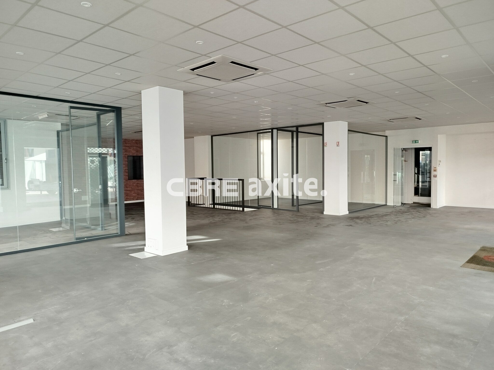 CBRE AXITE ANNECY LOCATION-LOCAL COMMERCIAL-ANNEMASSE-74