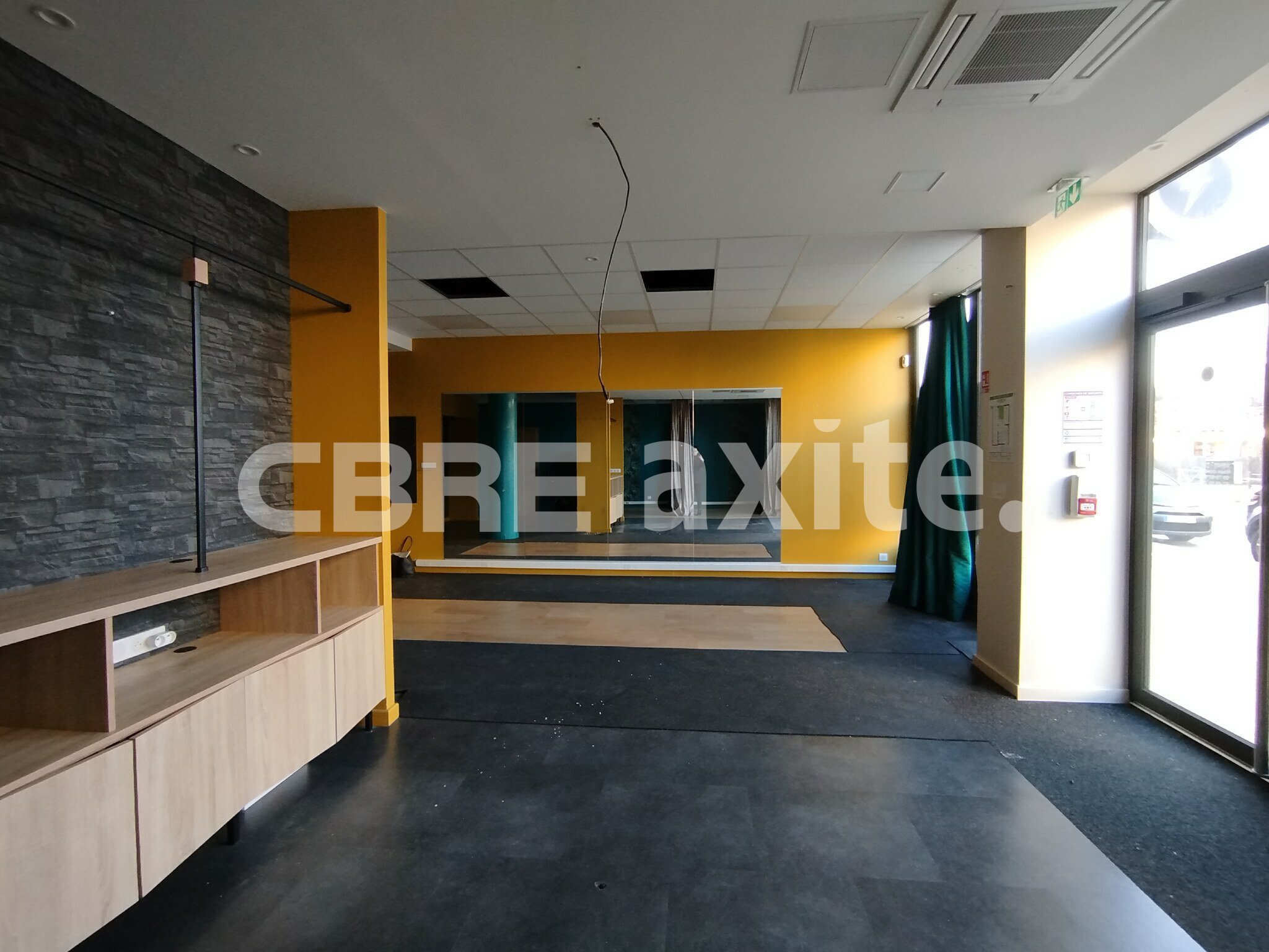 CBRE AXITE ANNECY VENTE-LOCAL COMMERCIAL-ANNECY-74
