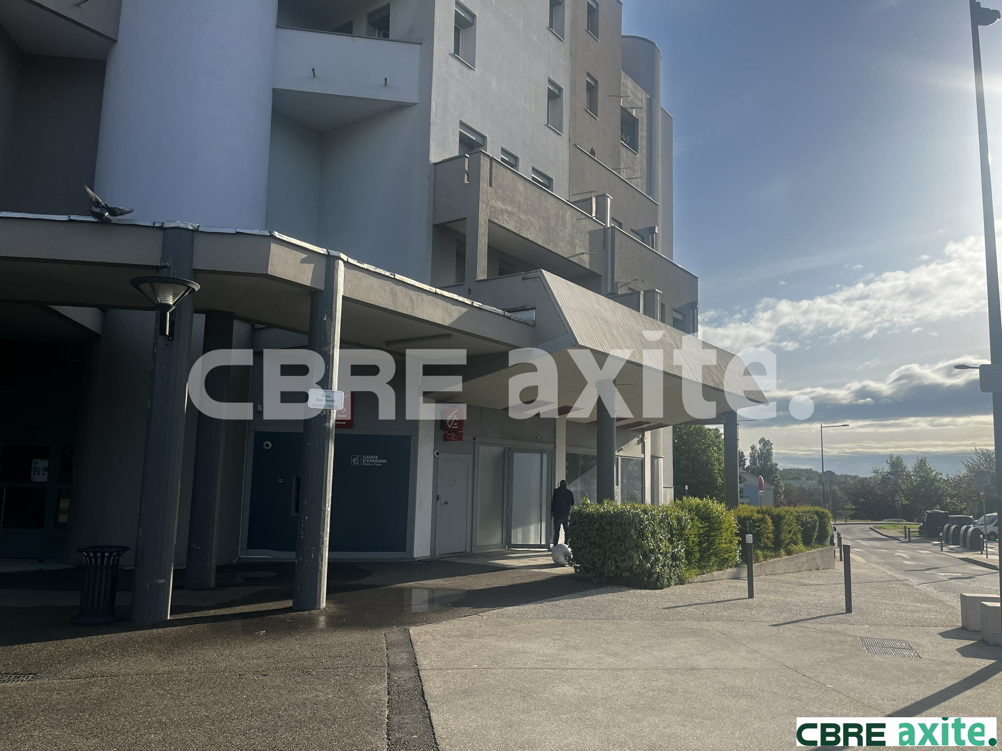 CBRE AXITE BOURGOIN VENTE-LOCAL COMMERCIAL-VILLEFONTAINE-38