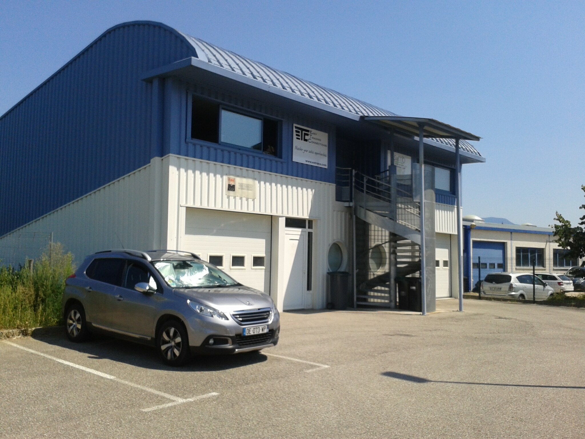 CBRE AXITE BOURGOIN VENTE-LOCAL D'ACTIVITE-LE_PONT-DE-BEAUVOISIN-38