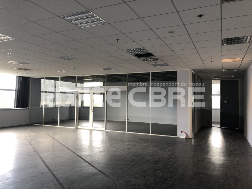CBRE AXITE BOURGOIN LOCATION-BUREAUX-VAULX_MILIEU-38