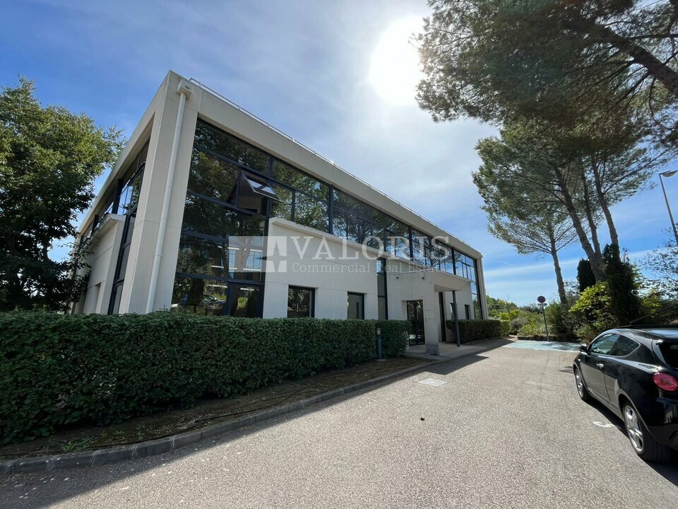VALORIS REAL ESTATE LOCATION-BUREAUX-LES_MILLES-13