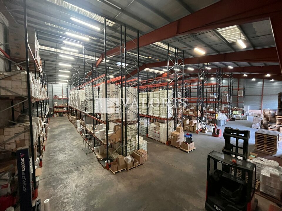 VALORIS REAL ESTATE LOCATION-ENTREPOT-FLASSANS_SUR_ISSOLE-83