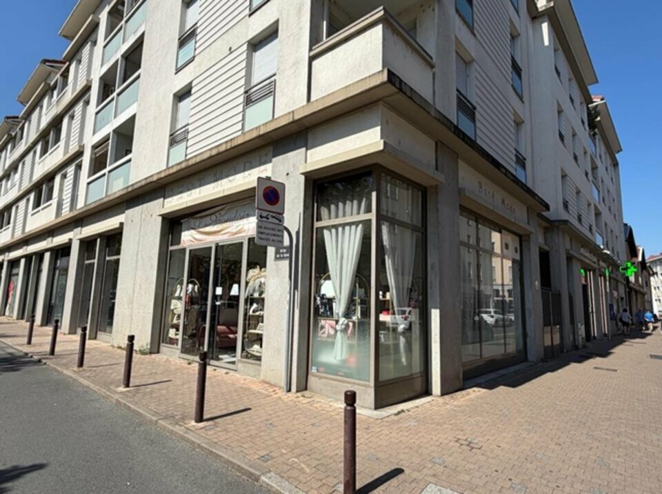 VALORIS REAL ESTATE LOCATION-LOCAL COMMERCIAL-VILLEFRANCHE-SUR-SAONE-69