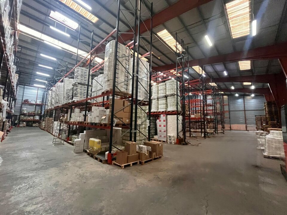 VALORIS REAL ESTATE LOCATION-ENTREPOT-FLASSANS_SUR_ISSOLE-83