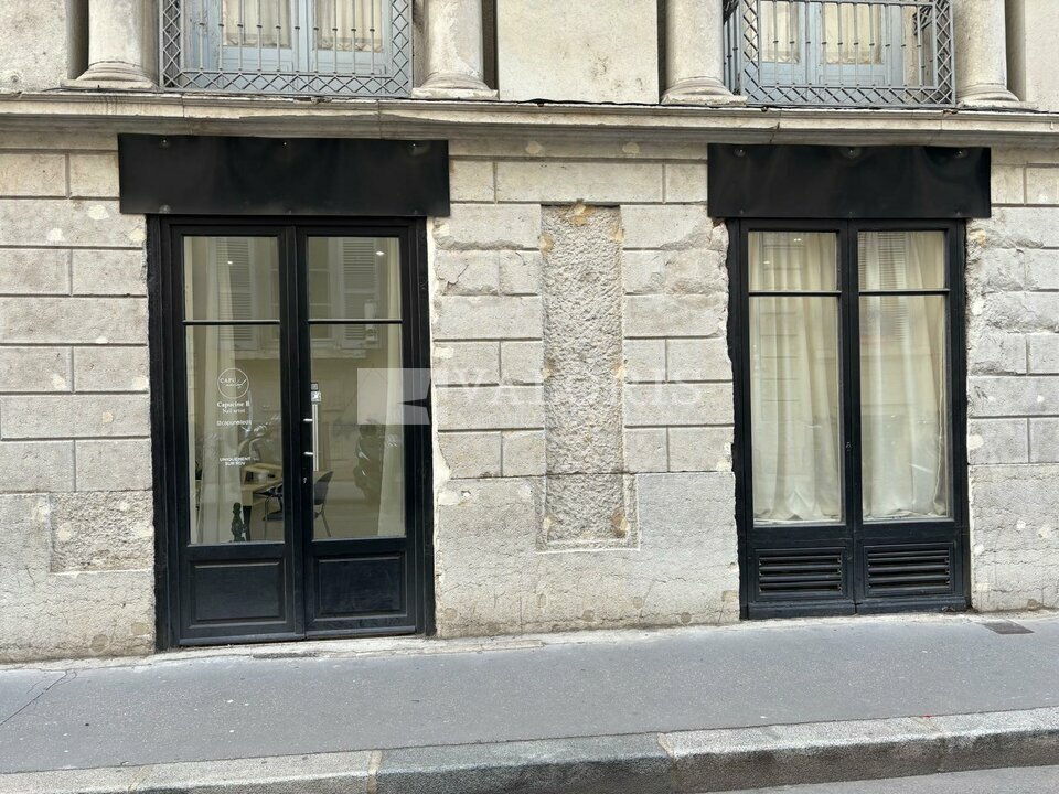 VALORIS REAL ESTATE CESSION-LOCAL COMMERCIAL-LYON-69