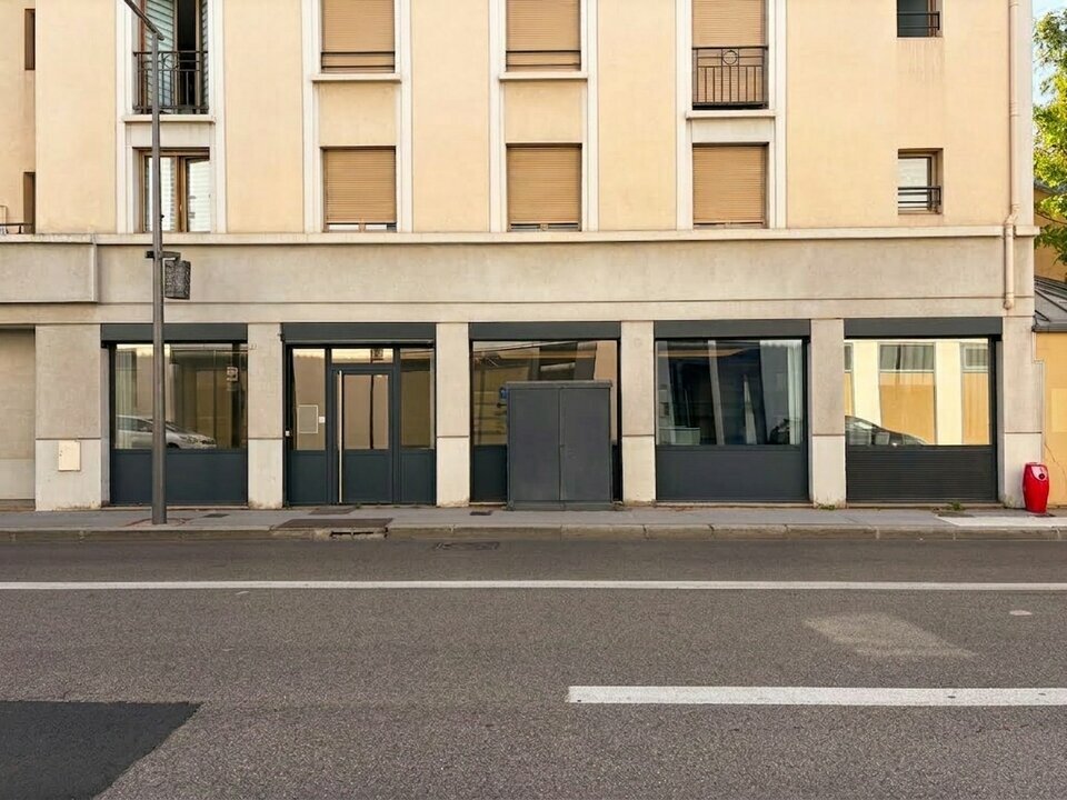 VALORIS REAL ESTATE LOCATION-LOCAL COMMERCIAL-TASSIN-LA-DEMI-LUNE-69