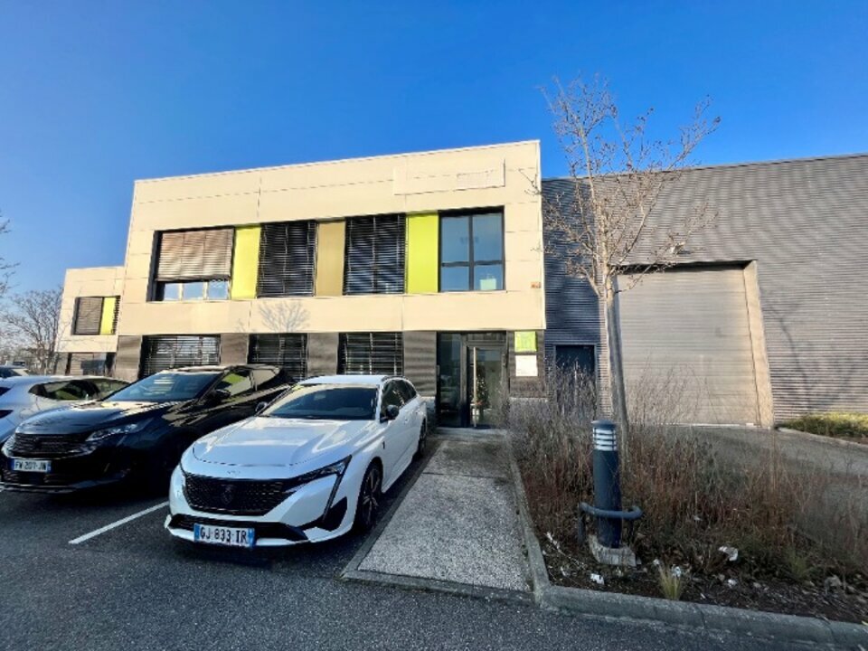 VALORIS REAL ESTATE LOCATION-LOCAL D'ACTIVITE-VAULX_EN_VELIN-69