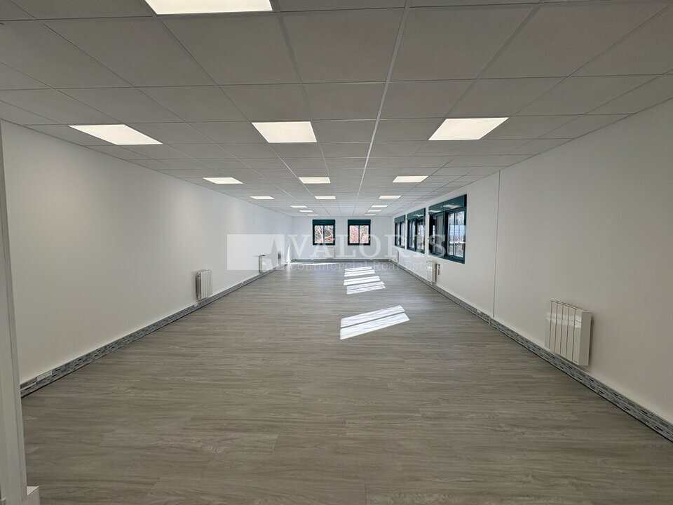 VALORIS REAL ESTATE LOCATION-BUREAUX-LA_TOUR_DE_SALVAGNY-69
