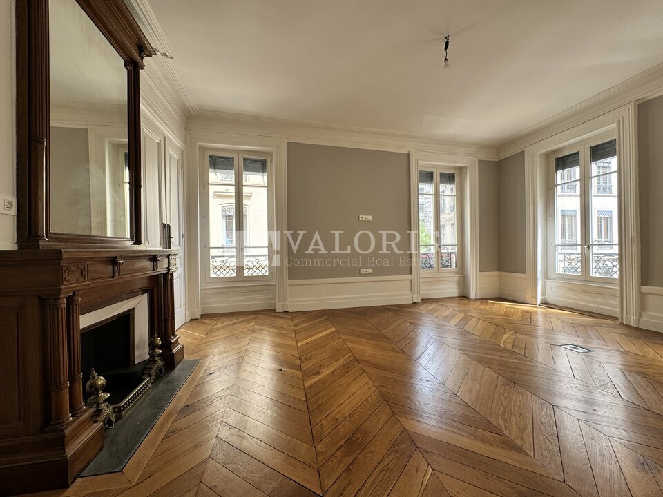 VALORIS REAL ESTATE LOCATION-BUREAUX-LYON_2-69