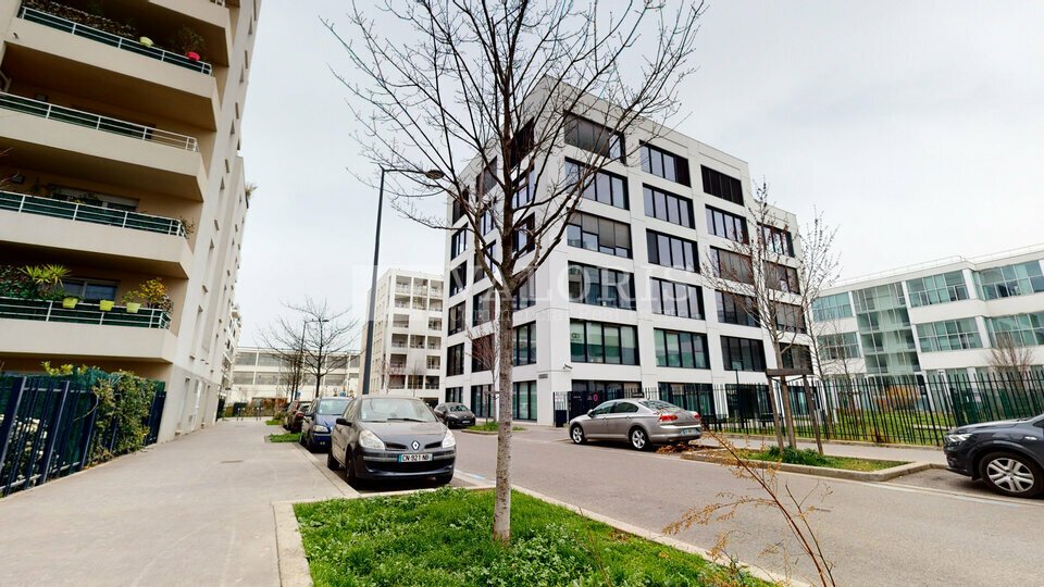 VALORIS REAL ESTATE LOCATION-BUREAUX-VAULX_EN_VELIN-69
