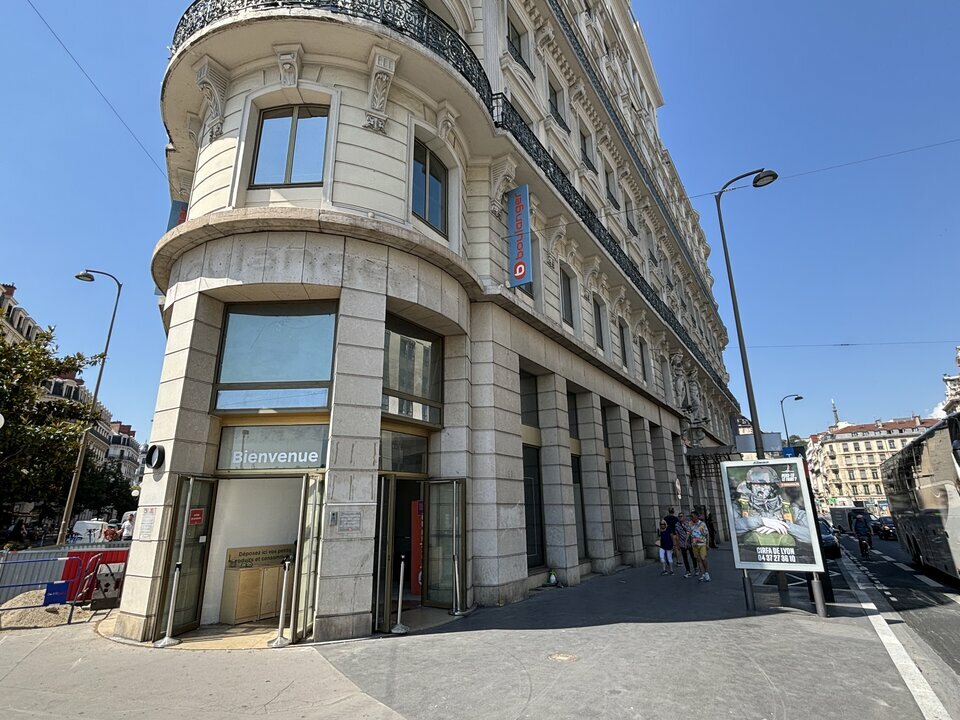 VALORIS REAL ESTATE LOCATION-LOCAL COMMERCIAL-LYON_2-69