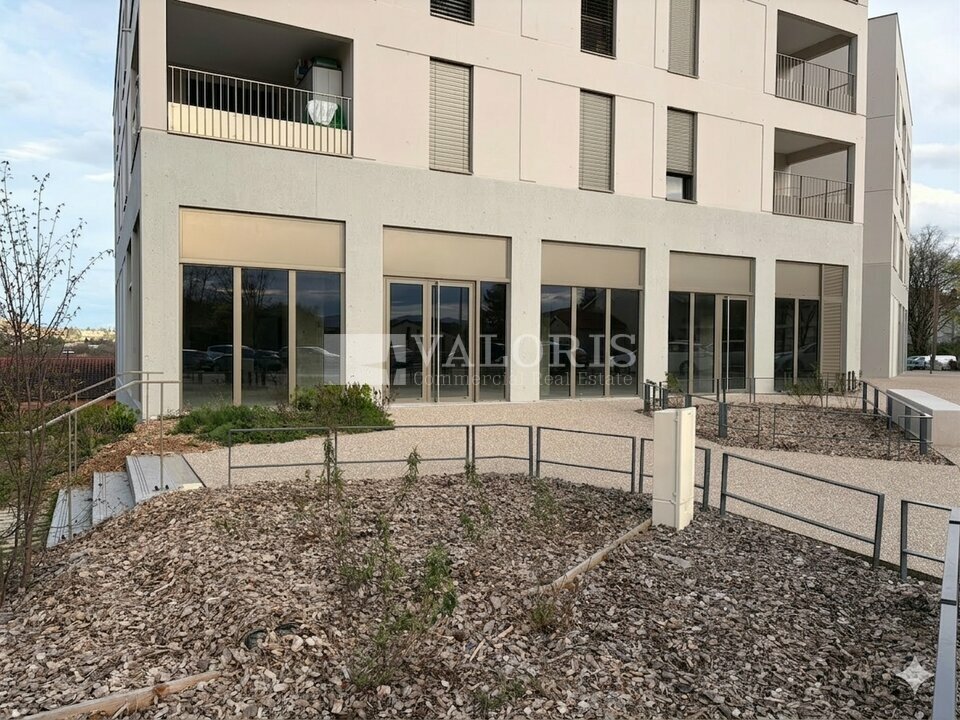 VALORIS REAL ESTATE LOCATION-LOCAL COMMERCIAL-DARDILLY-69