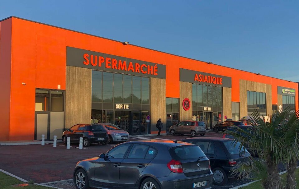 VALORIS REAL ESTATE LOCATION-LOCAL COMMERCIAL-SAINT-QUENTIN-FALLAVIER-38