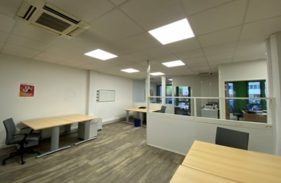 VALORIS REAL ESTATE LOCATION-BUREAUX-BRON-69