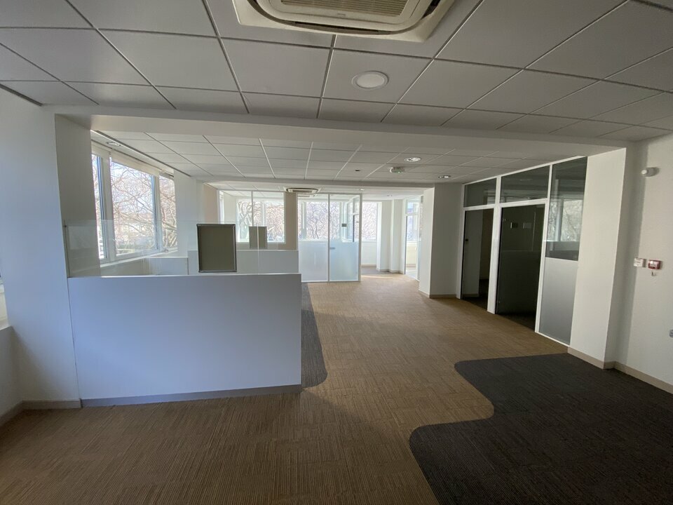 GDI LOCATION-LOCAL COMMERCIAL-NIMES-30