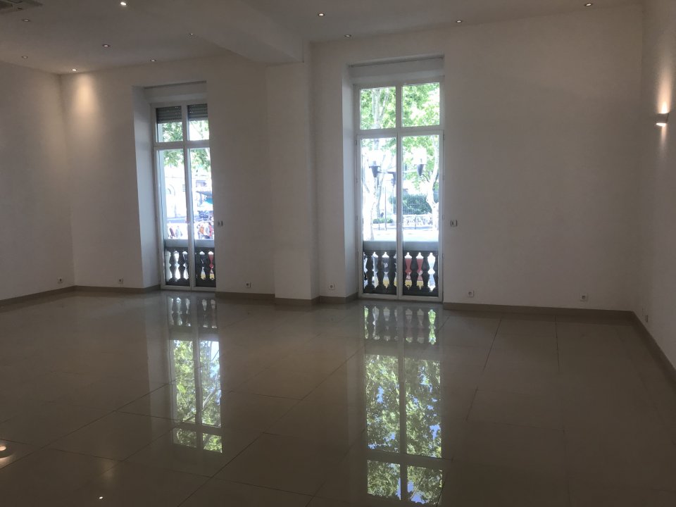 GDI LOCATION-BUREAUX-NIMES-30