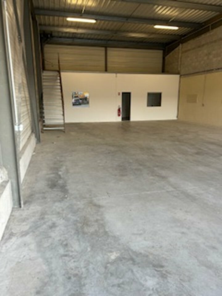 GDI LOCATION-LOCAL D'ACTIVITE-ENTRAIGUES_SUR_LA_SORGUE-84