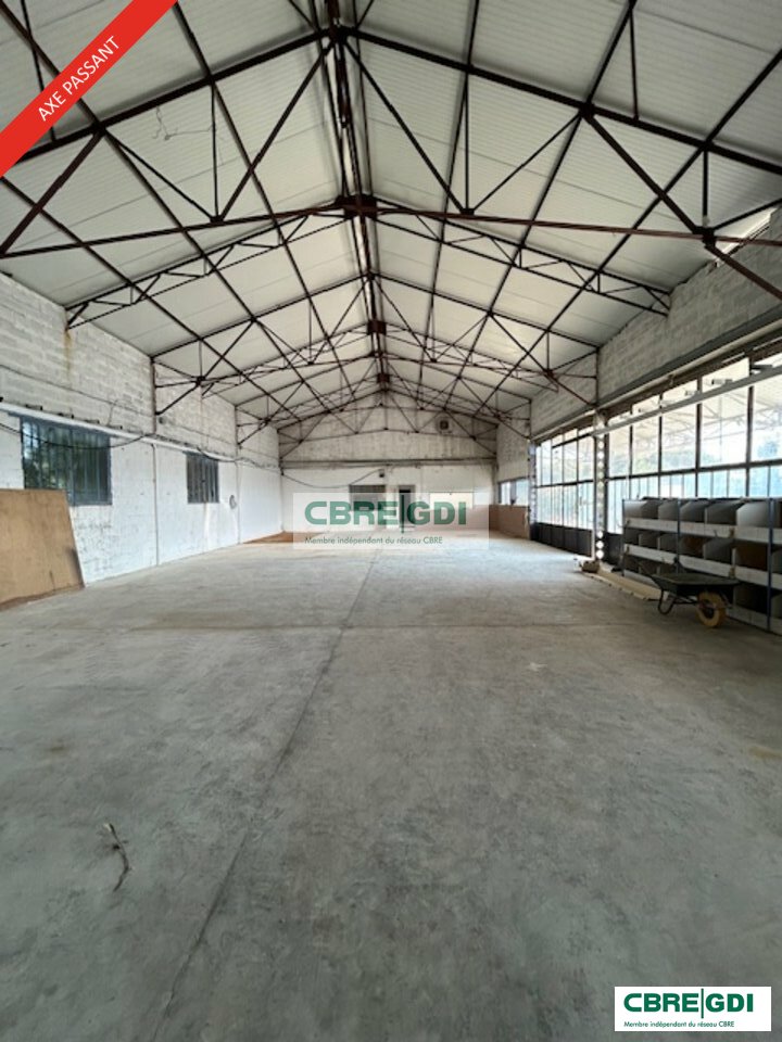 GDI LOCATION-LOCAL COMMERCIAL-CHATEAURENARD-13