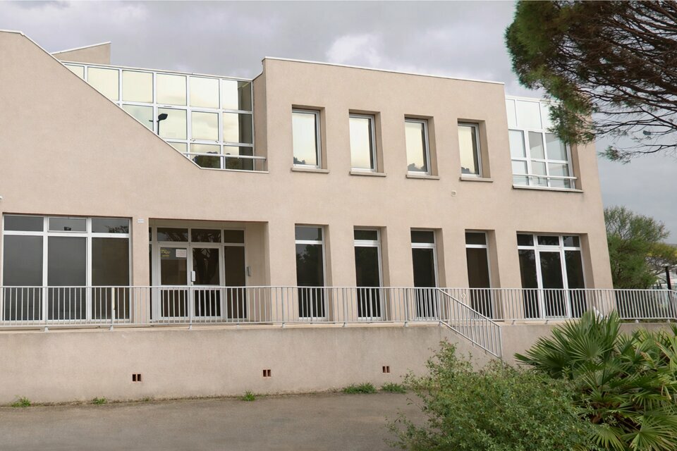 GDI LOCATION-LOCAL COMMERCIAL-CARPENTRAS-84