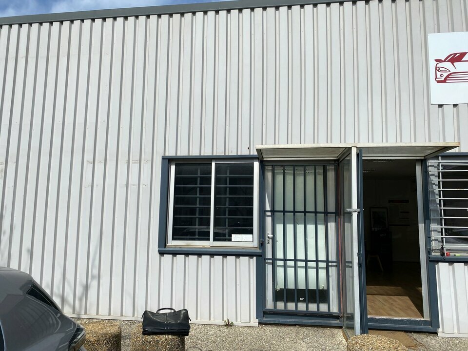 BLC IMMOBILIER LOCATION-LOCAL COMMERCIAL-AUBAGNE-13