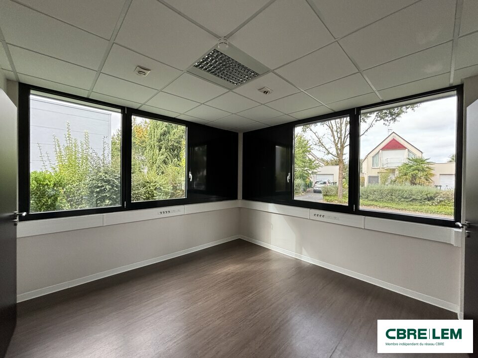 LEM CBRE LOCATION-BUREAUX-LOUVIGNY-14