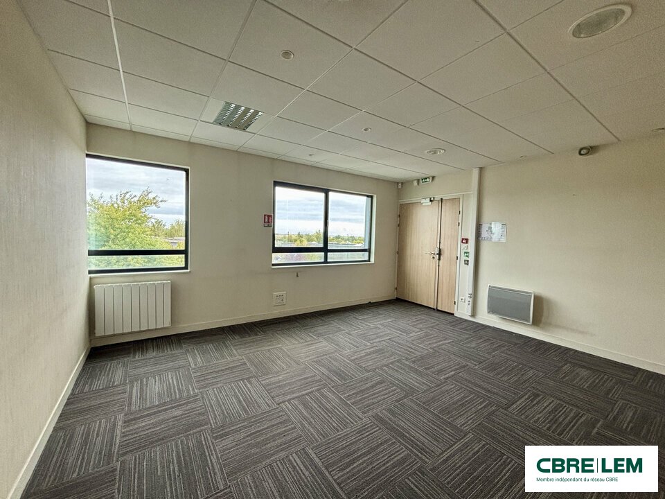 LEM CBRE LOCATION-BUREAUX-HEROUVILLE_SAINT_CLAIR-14