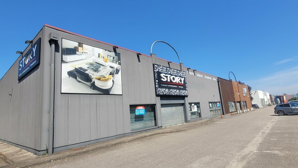 LEM CBRE LOCATION-LOCAL COMMERCIAL-BARENTIN-76