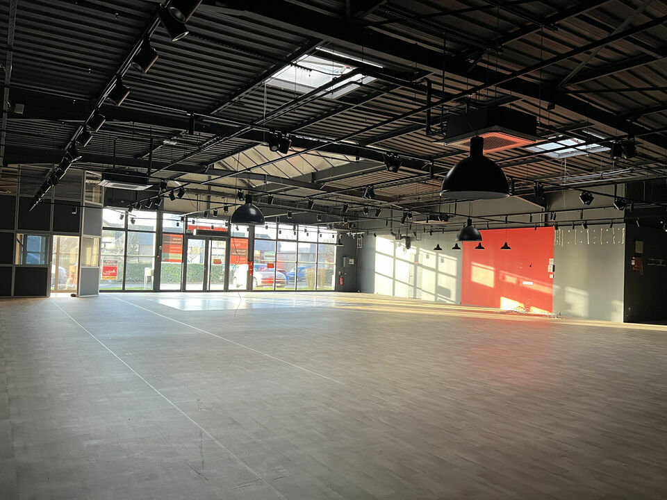 ARTHUR LOYD TOURS LOCATION-LOCAL COMMERCIAL-TOURS-37