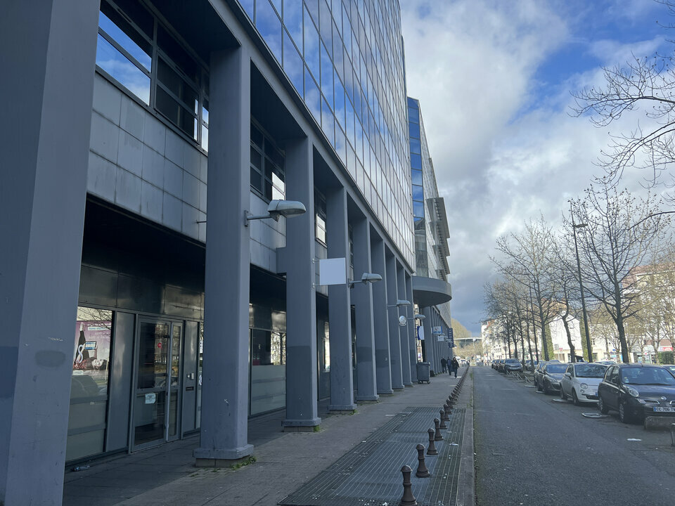 ARTHUR LOYD TOURS LOCATION-BUREAUX-TOURS-37