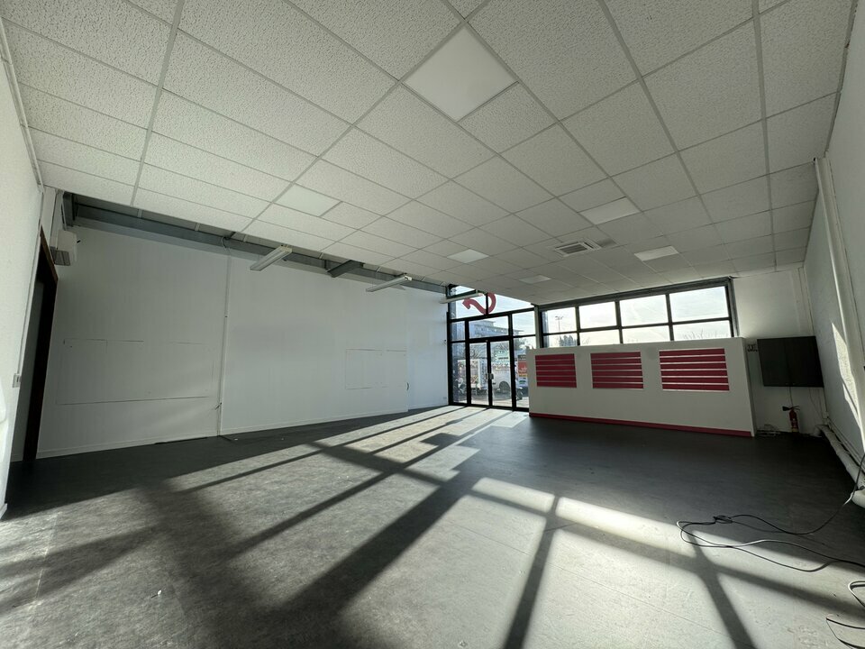 ARTHUR LOYD TOURS LOCATION-LOCAL COMMERCIAL-TOURS-37