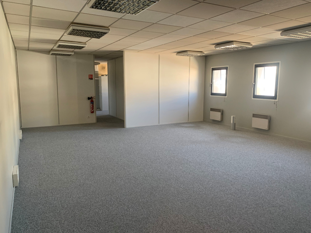 ARTHUR LOYD TOURS LOCATION-BUREAUX-TOURS-37