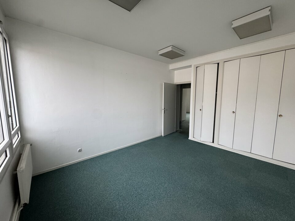 ARTHUR LOYD TOURS LOCATION-BUREAUX-TOURS-37