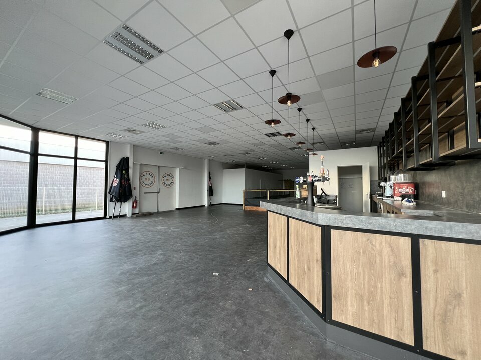ARTHUR LOYD TOURS LOCATION-LOCAL COMMERCIAL-TOURS-37