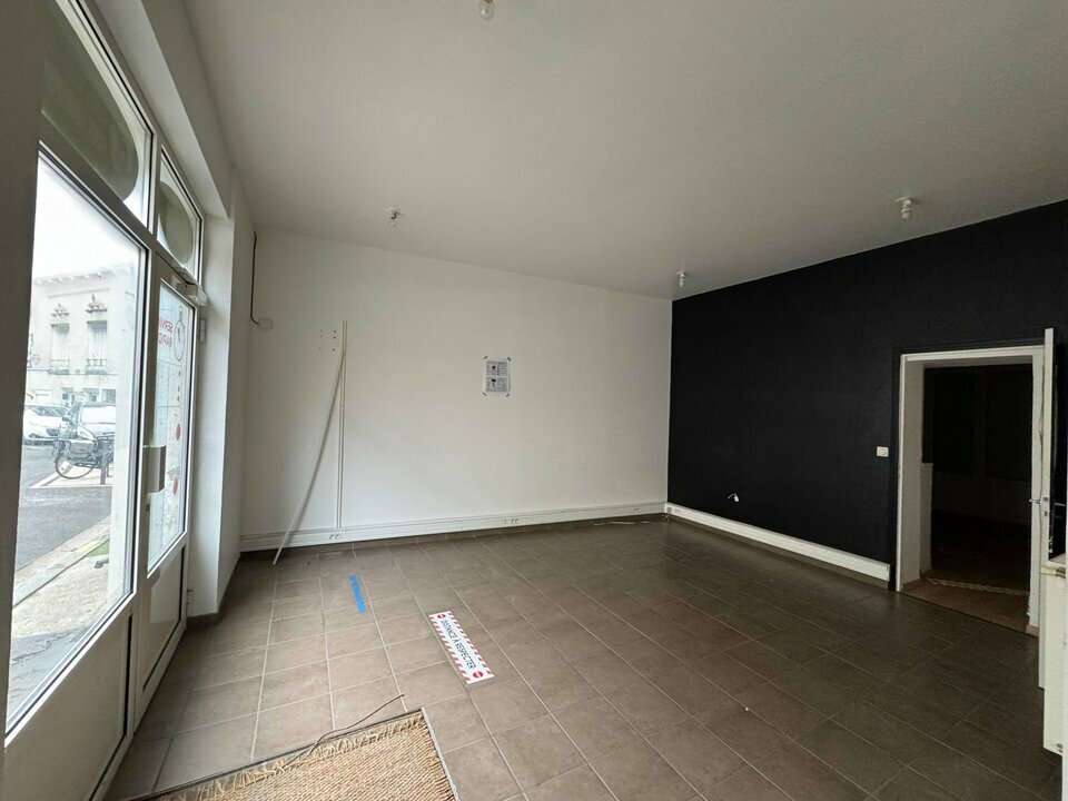 ARTHUR LOYD TOURS LOCATION-BUREAUX-TOURS-37
