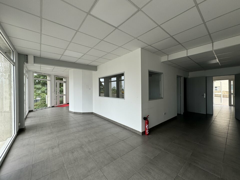 ARTHUR LOYD TOURS LOCATION-BUREAUX-TOURS-37