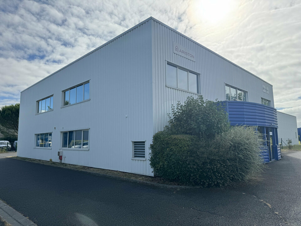 ARTHUR LOYD TOURS LOCATION-BUREAUX-PARCAY-MESLAY-37