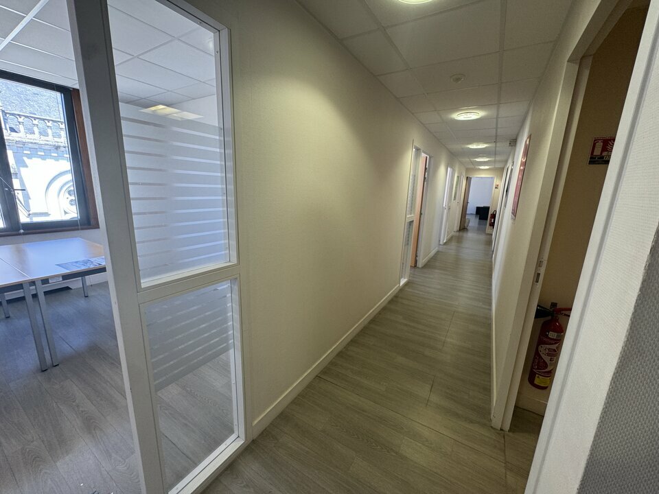 ARTHUR LOYD TOURS LOCATION-BUREAUX-TOURS-37