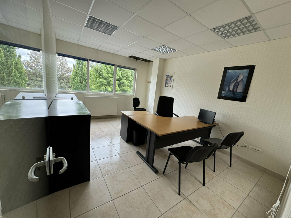 ARTHUR LOYD TOURS LOCATION-BUREAUX-PARCAY-MESLAY-37