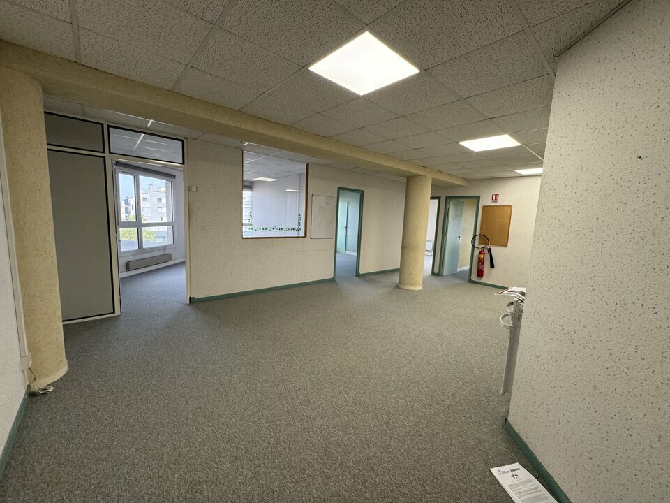 ARTHUR LOYD TOURS LOCATION-BUREAUX-SAINT_PIERRE_DES_CORPS-37