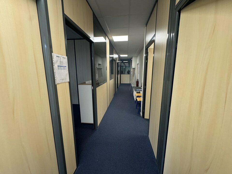 ARTHUR LOYD TOURS LOCATION-BUREAUX-TOURS-37