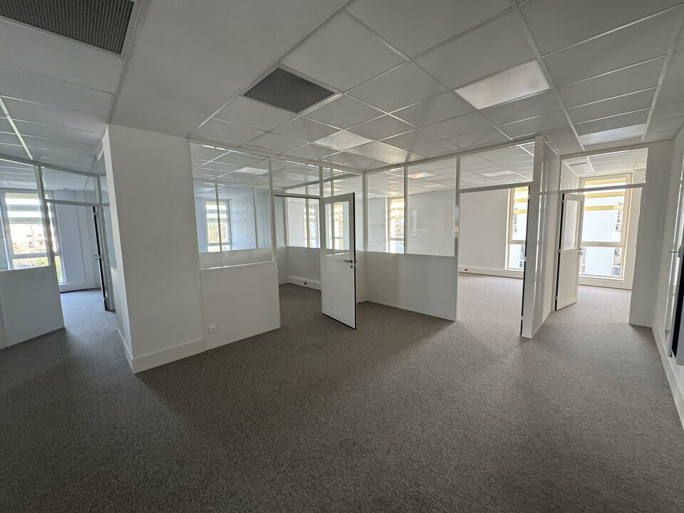 ARTHUR LOYD TOURS LOCATION-BUREAUX-TOURS-37