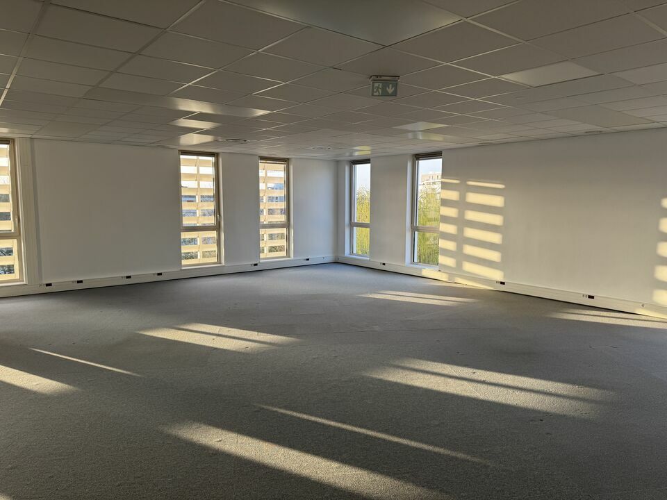ARTHUR LOYD TOURS LOCATION-BUREAUX-TOURS-37