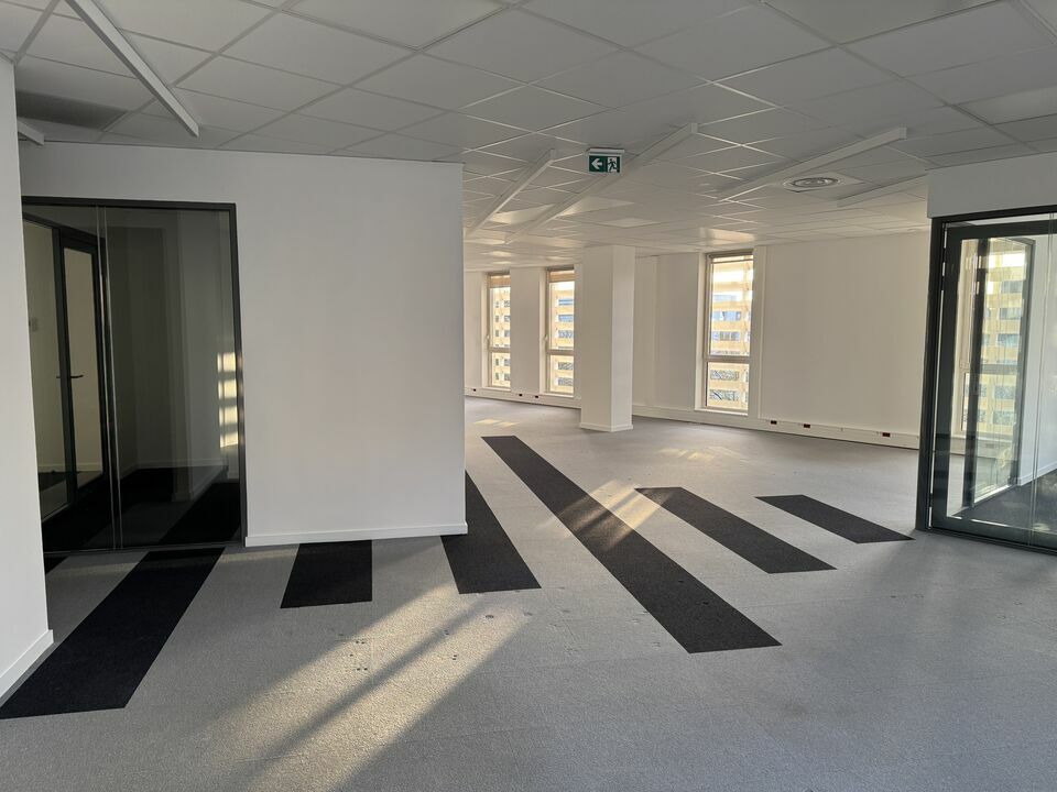 ARTHUR LOYD TOURS LOCATION-BUREAUX-TOURS-37