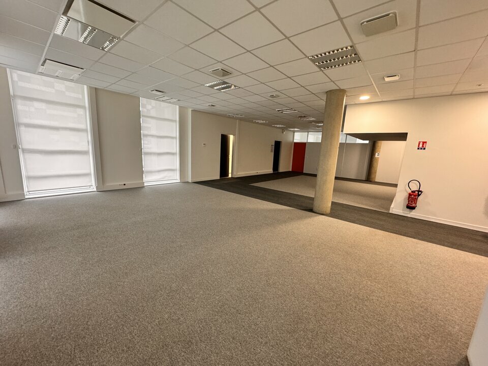 ARTHUR LOYD TOURS LOCATION-BUREAUX-TOURS-37