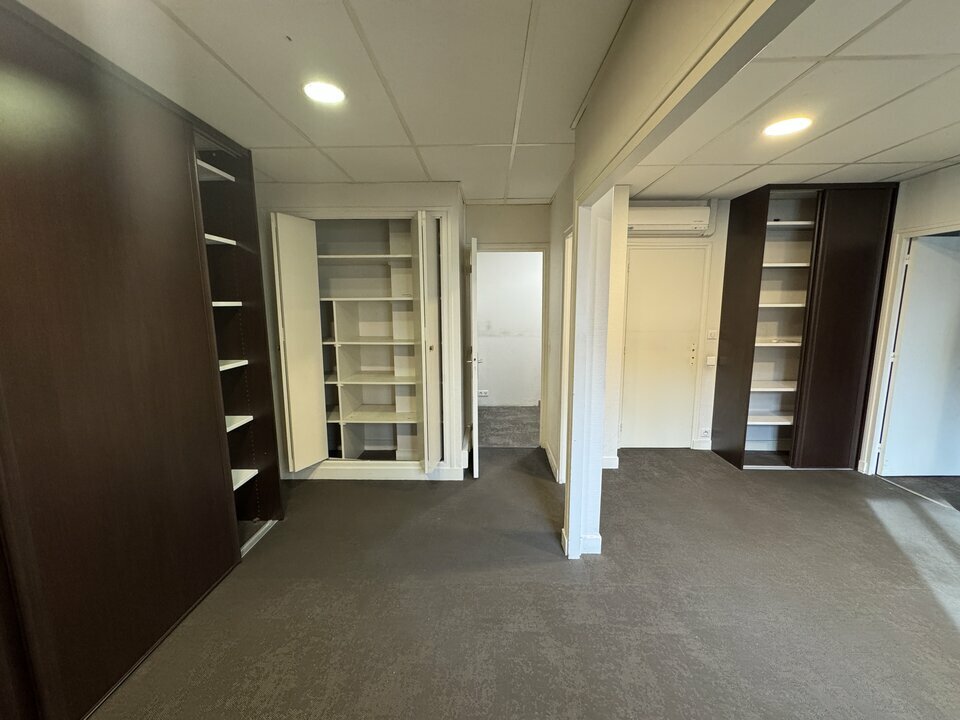ARTHUR LOYD TOURS LOCATION-BUREAUX-TOURS-37